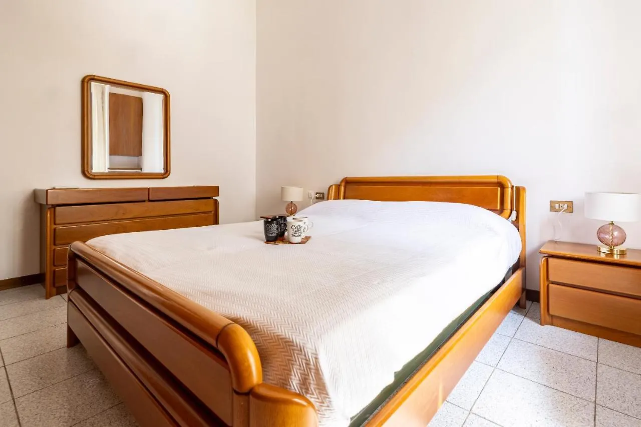 Navigli-Style Apartment Milano