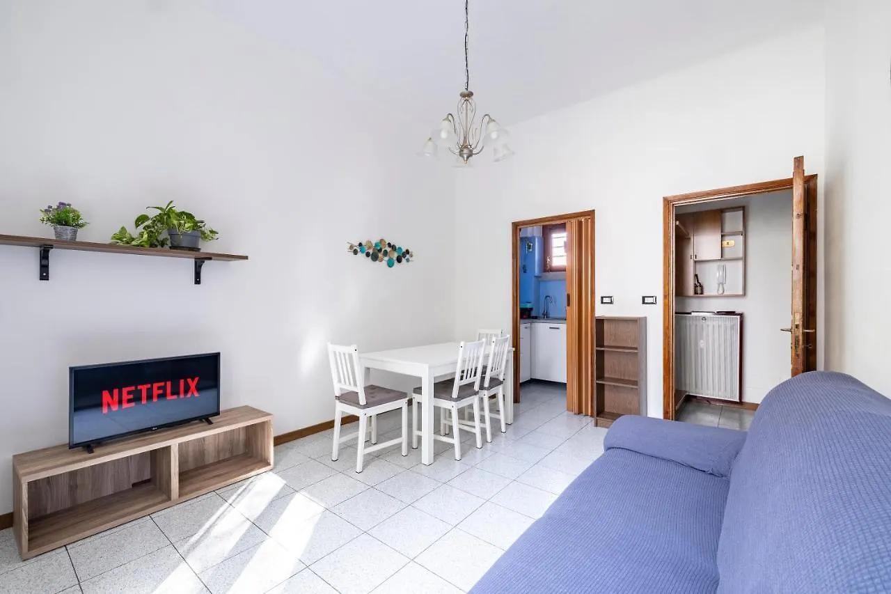 Navigli-Style Apartment Milano